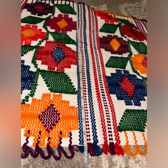 🎄3/$20‼️Colorful Floral Woven Rug🌼 - Picture 2 of 4